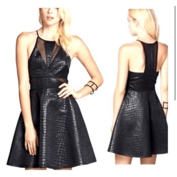 ASTR Fit & Flare Dress Black Mesh Shake Skin Textured Sleeveless womans Medium - Picture 1 of 15